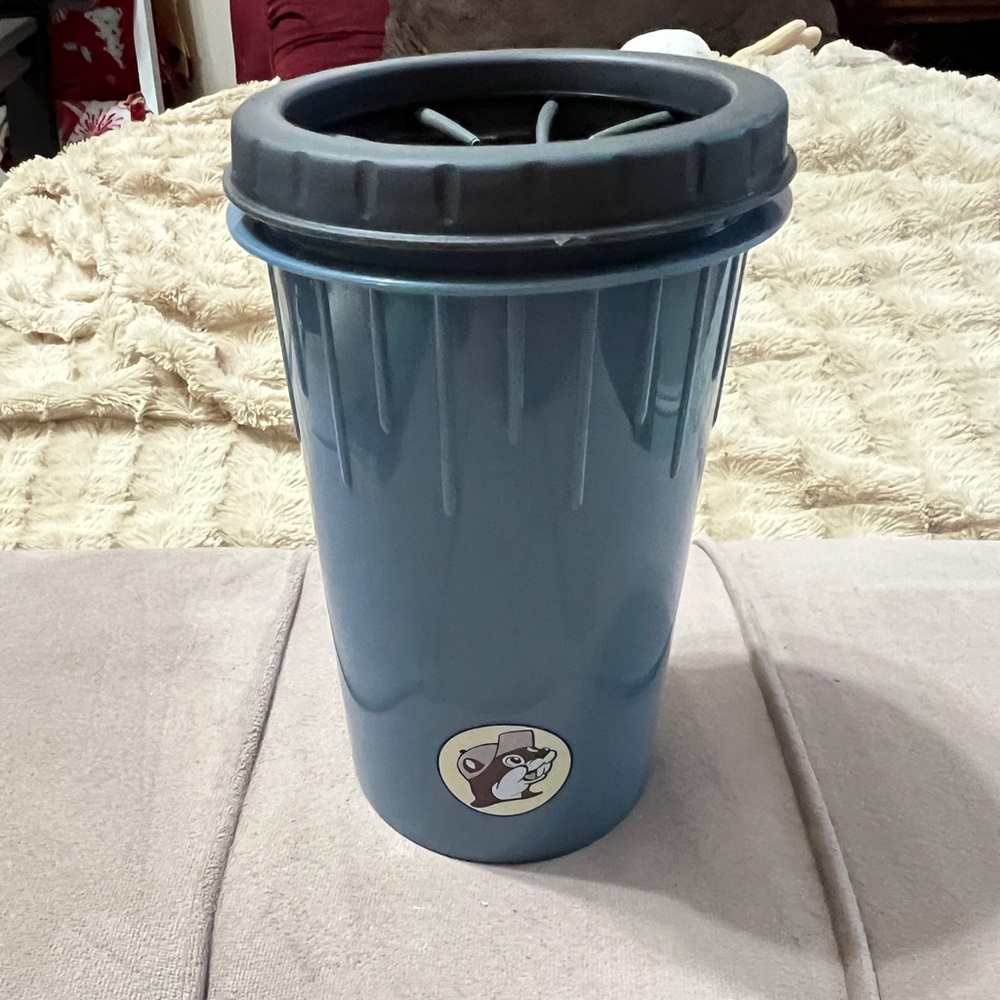 Buc-ee’s paw cleaning cup